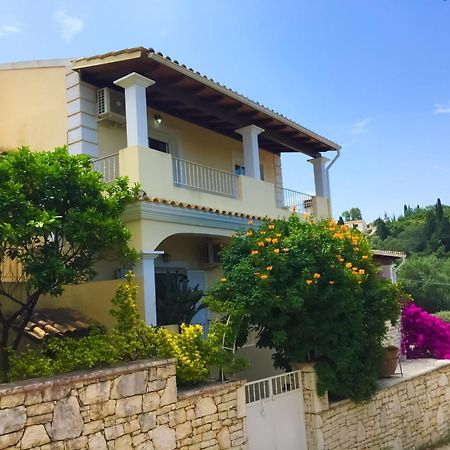 Villa Petrino - Central Flat Location Within Kassiopi. Sleeps 8 외부 사진