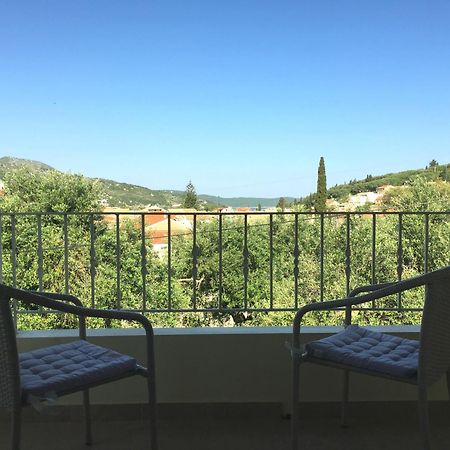Villa Petrino - Central Flat Location Within Kassiopi. Sleeps 8 외부 사진