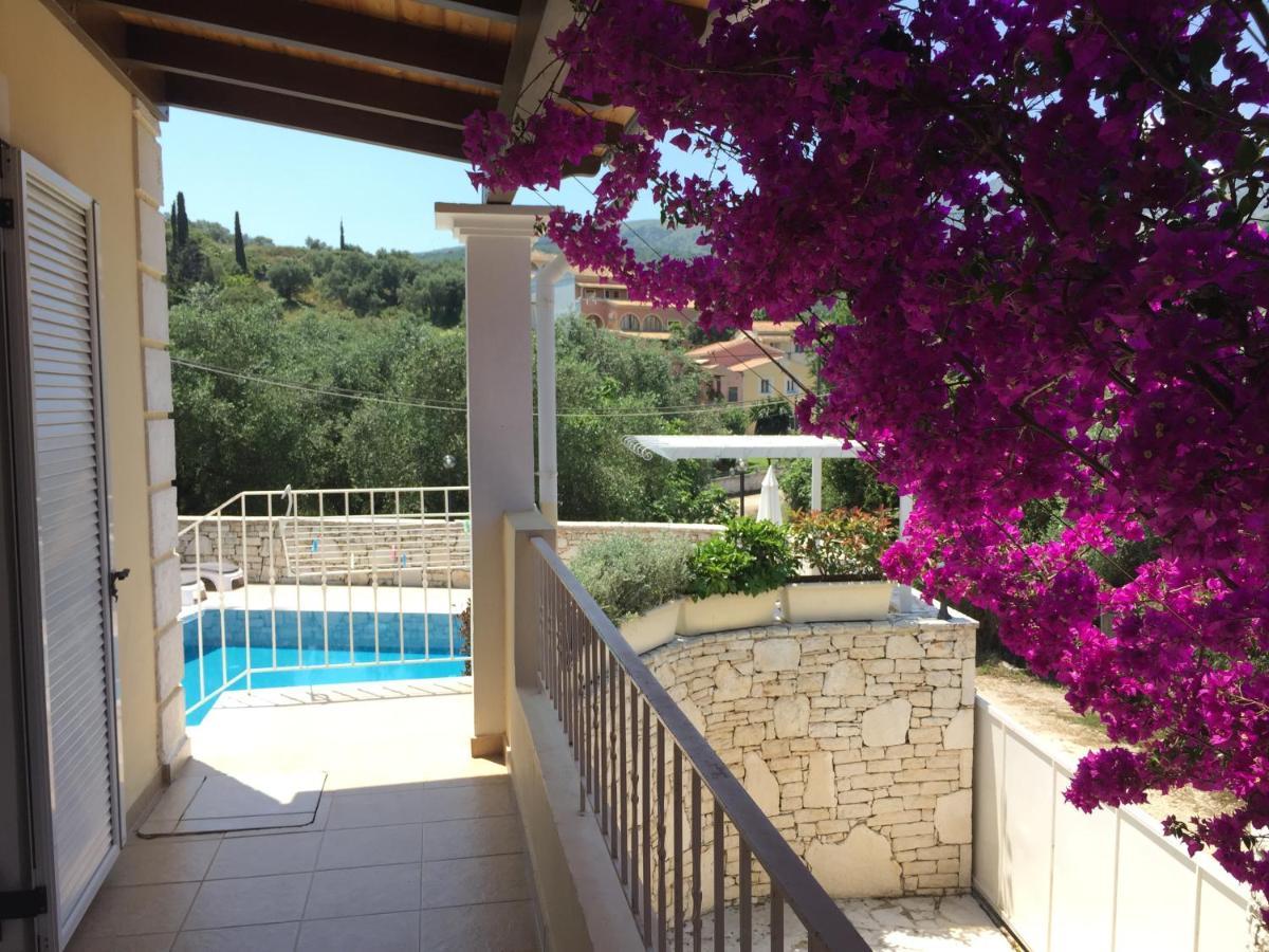 Villa Petrino - Central Flat Location Within Kassiopi. Sleeps 8 외부 사진