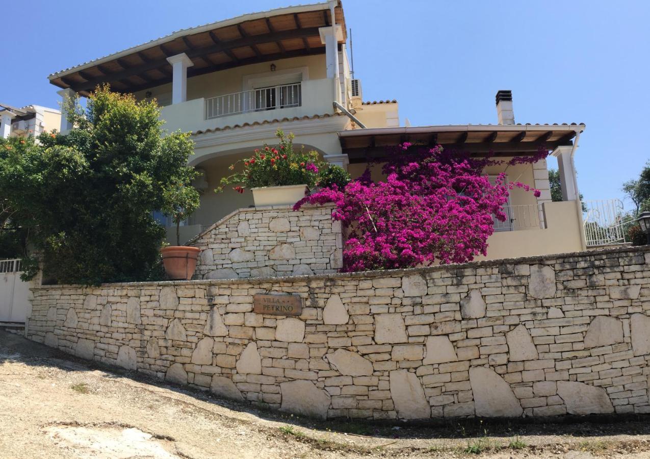 Villa Petrino - Central Flat Location Within Kassiopi. Sleeps 8 외부 사진